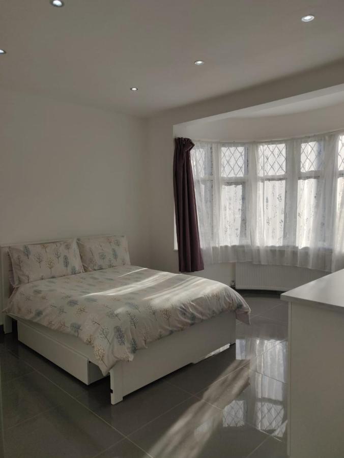 Stunning Double Room In Harrow Wembley - Khoob House 伦敦 外观 照片
