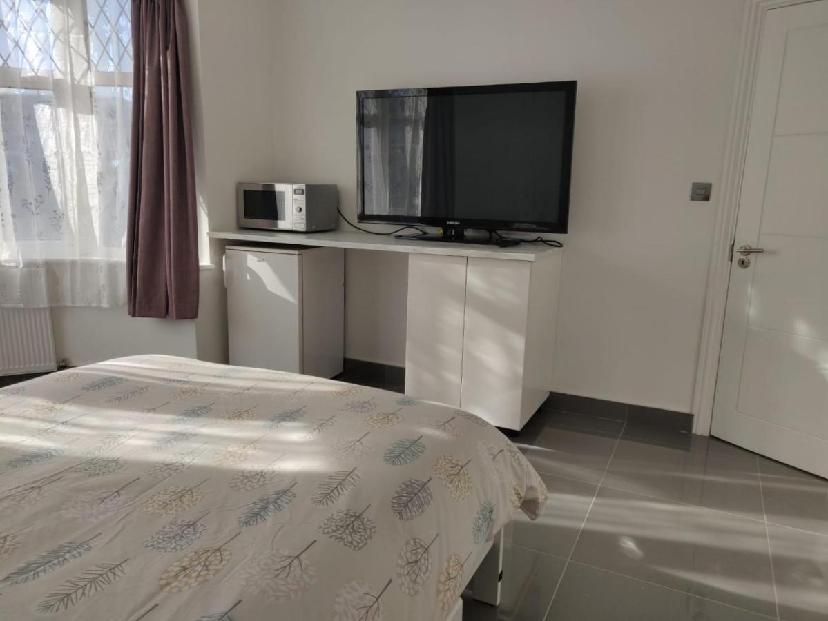 Stunning Double Room In Harrow Wembley - Khoob House 伦敦 外观 照片