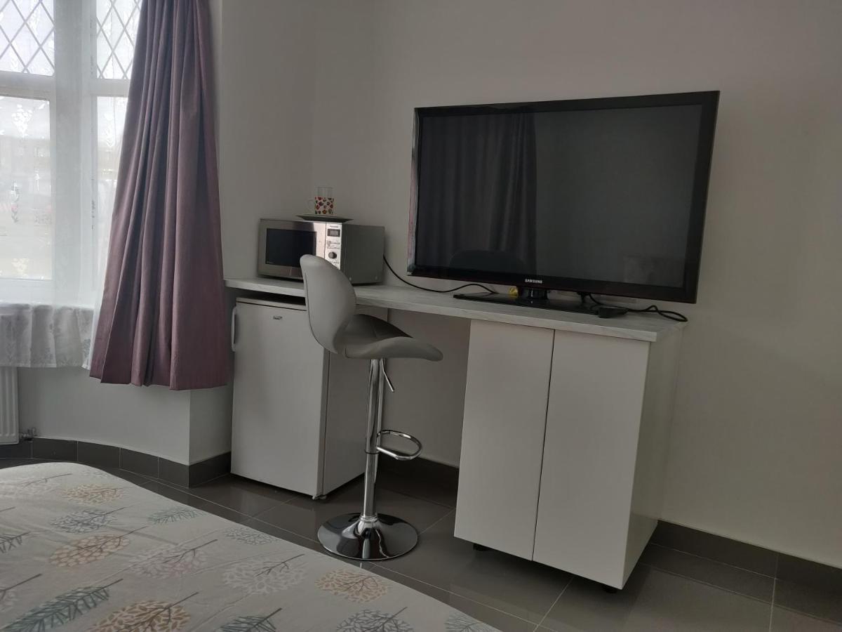 Stunning Double Room In Harrow Wembley - Khoob House 伦敦 外观 照片