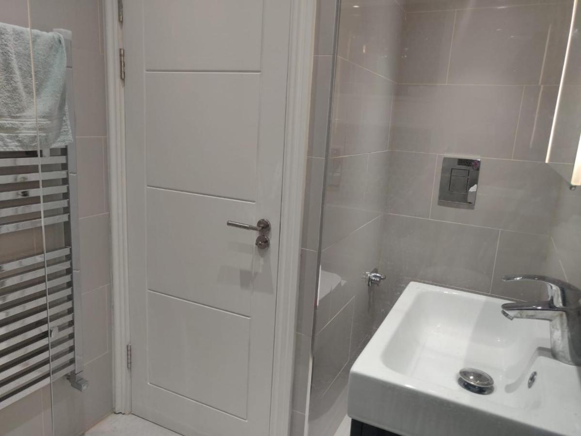 Stunning Double Room In Harrow Wembley - Khoob House 伦敦 外观 照片